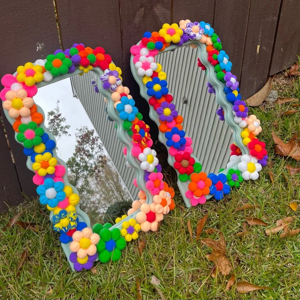 Blooming Reflections: Elegant Flower Mirrors